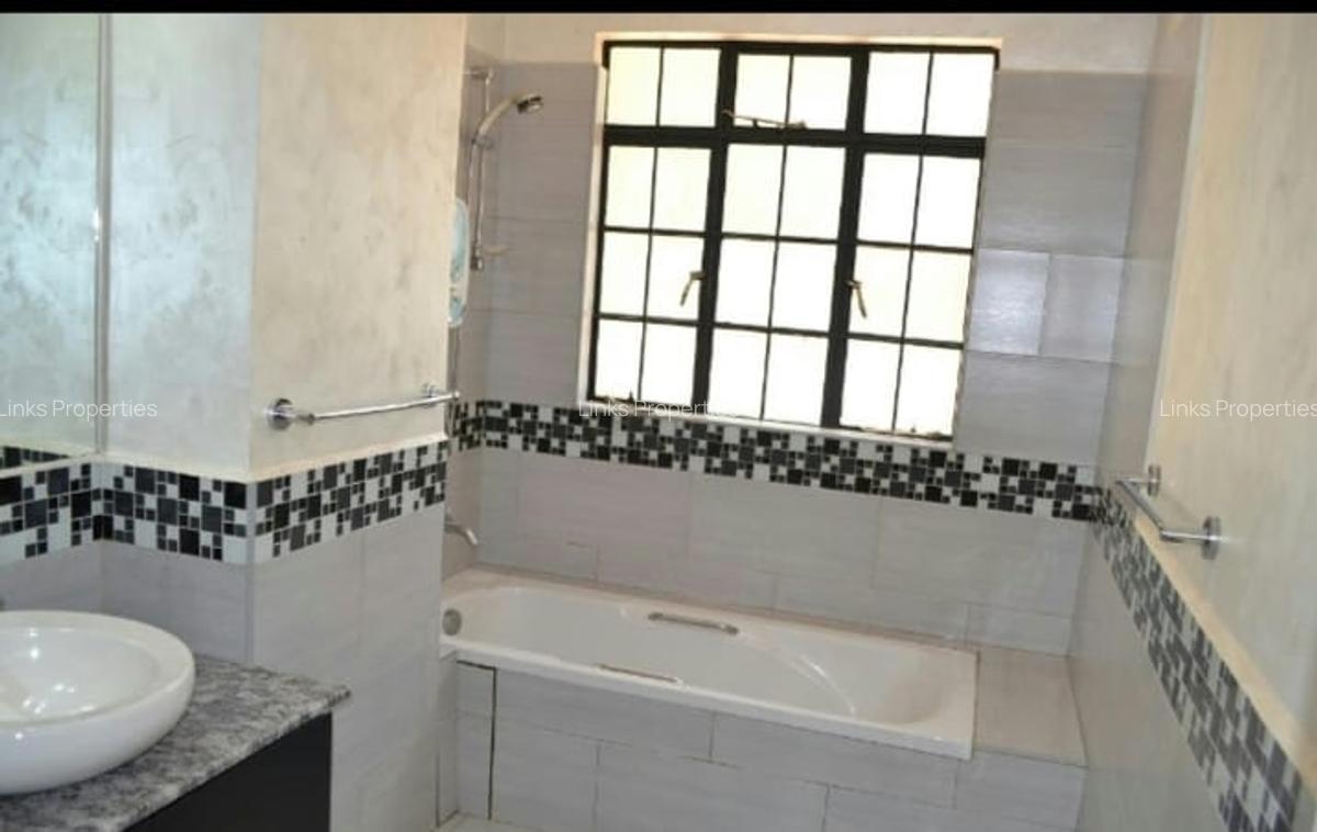 3 Bed House with En Suite at Karen Road - 5