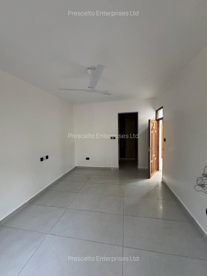 3 Bed Apartment with En Suite at Off Links Road - 18