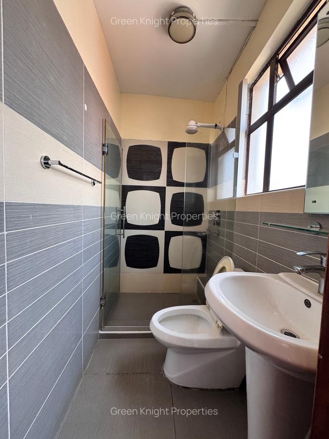 Serviced 3 Bed Apartment with En Suite in Kilimani - 11