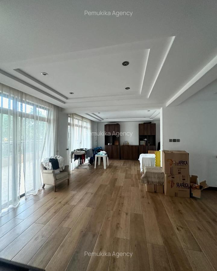 5 Bed Townhouse with En Suite in Lavington - 11