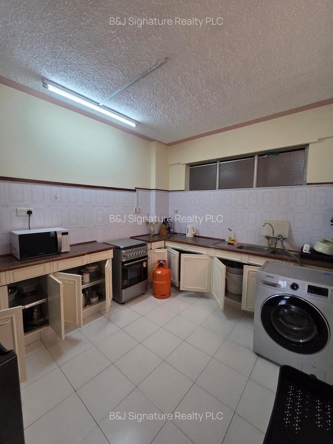 Serviced 2 Bed Apartment with En Suite in Lavington - 16