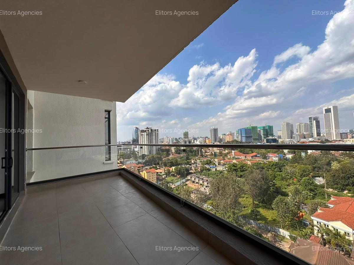 3 Bed Apartment with En Suite at Riverside Drive - 2