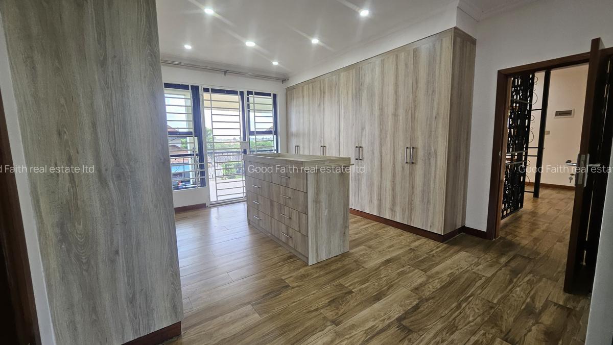 4 Bed Villa with En Suite in Kiambu Road - 9