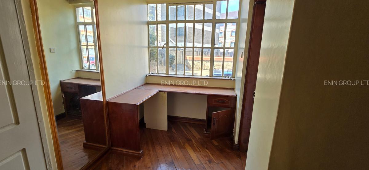 3 Bed Apartment with En Suite in Lavington - 12