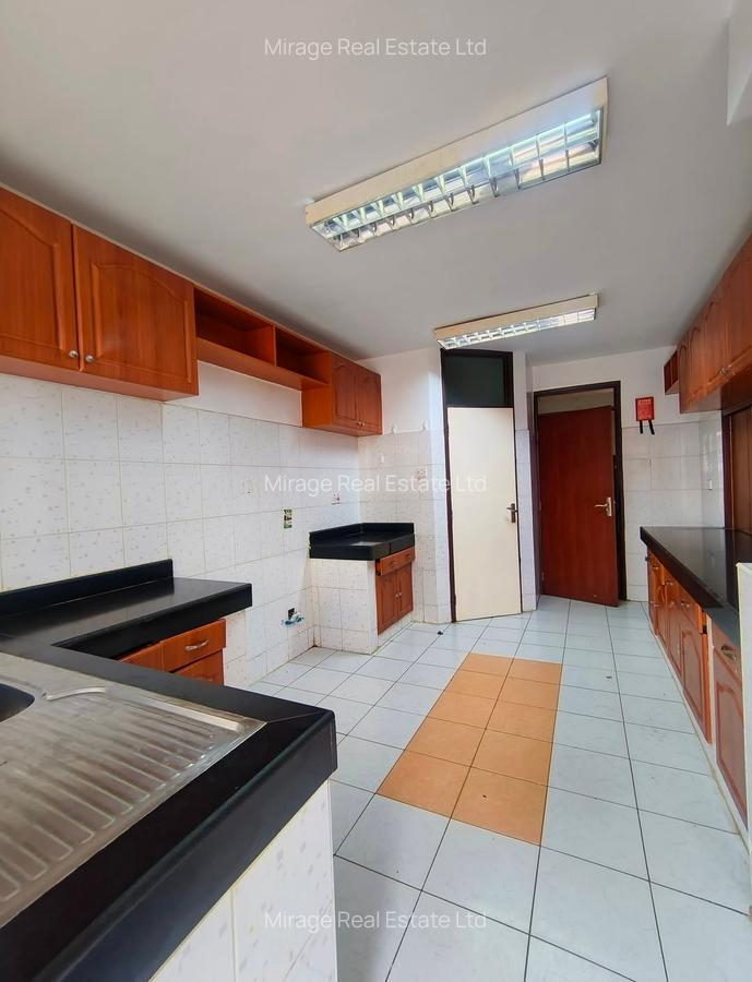 3 Bed Apartment with En Suite in Kileleshwa - 12