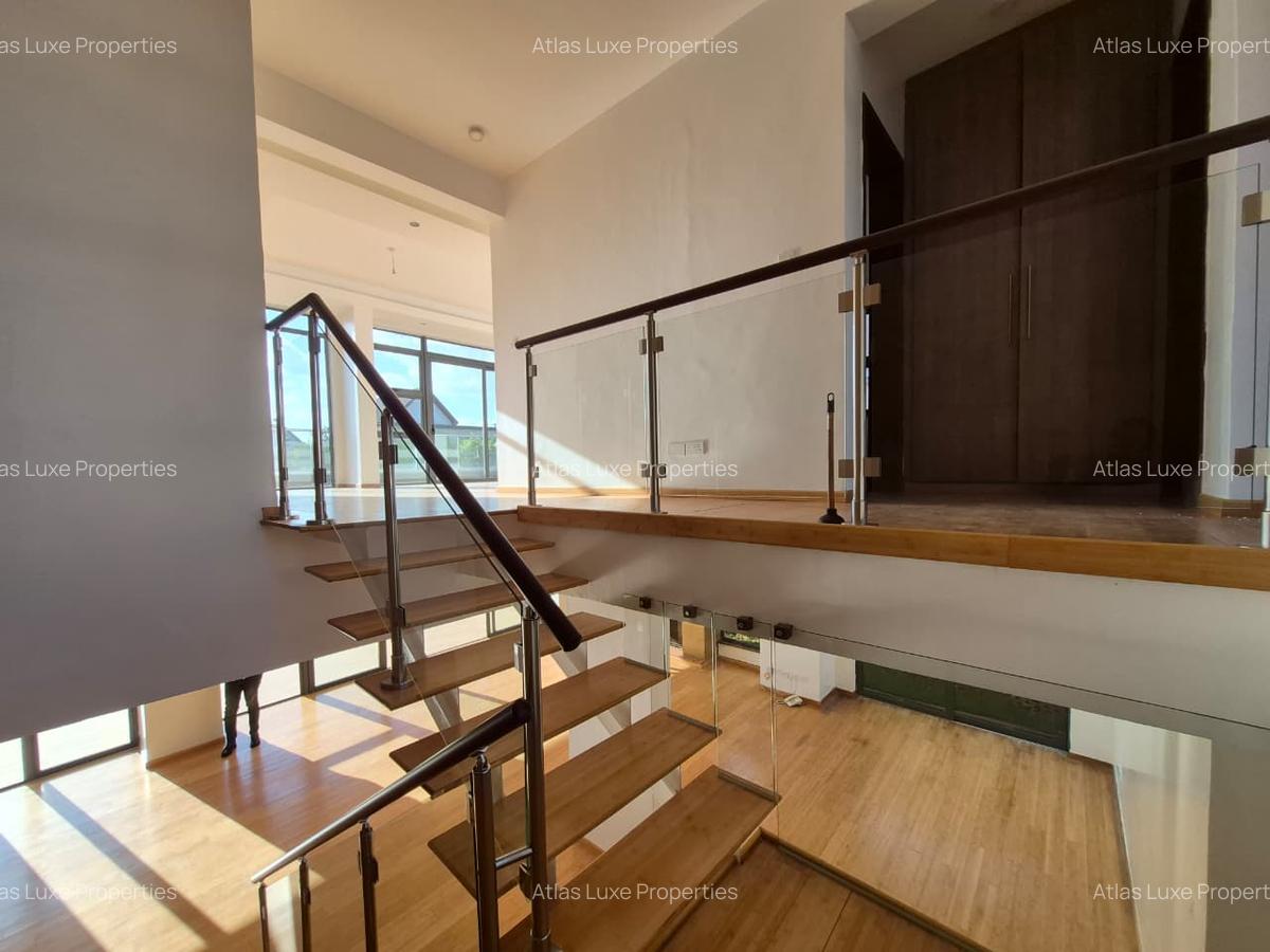 4 Bed Townhouse with En Suite in Garden Estate - 15