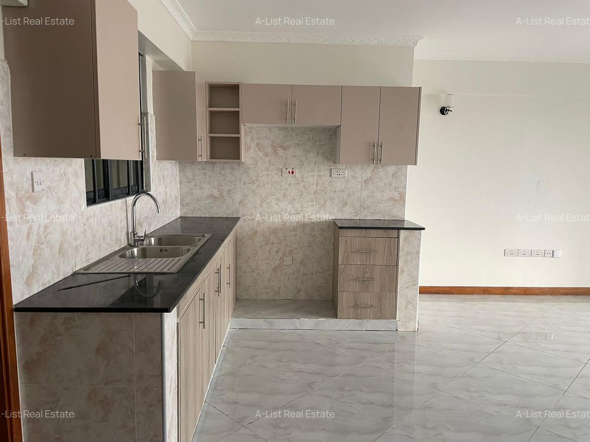 2 Bed Apartment with En Suite at School Lane - 3