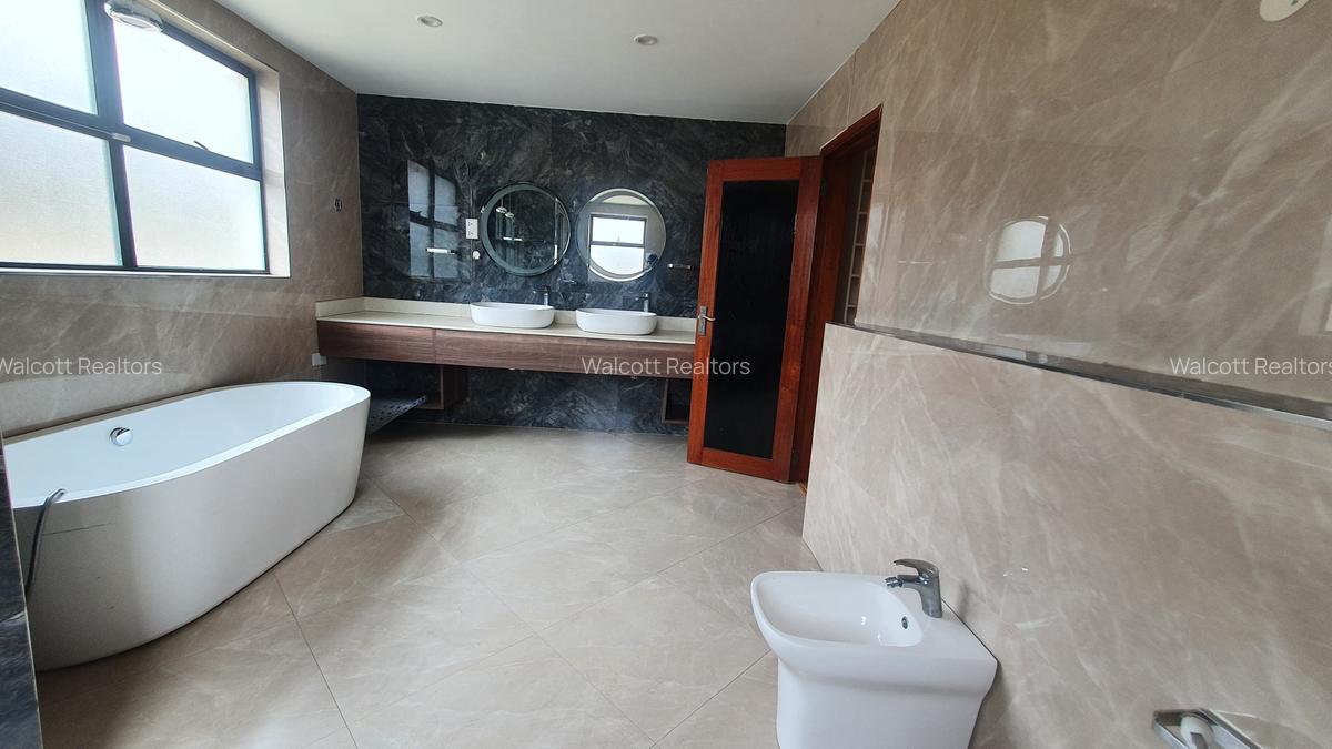 5 Bed Apartment with En Suite in Lavington - 14