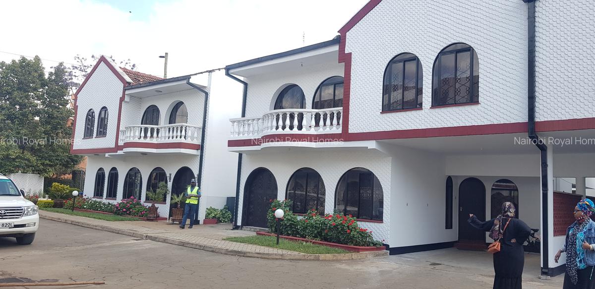 5 Bed Townhouse with En Suite at Yaya Center - 6
