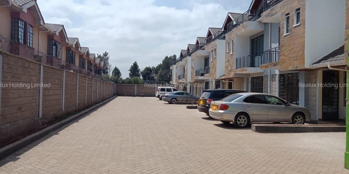 4 Bed Townhouse with En Suite in Gikambura - 2