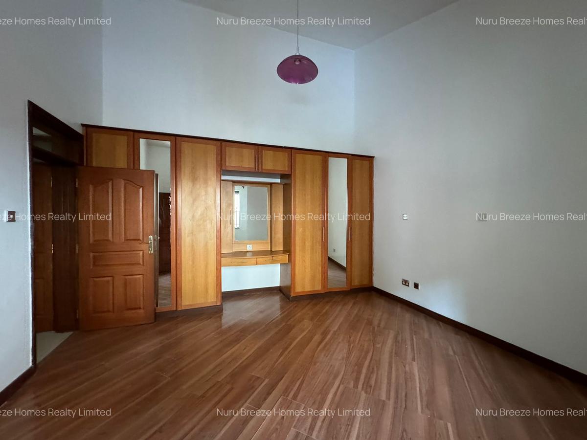 4 Bed Townhouse with En Suite in Westlands Area - 14
