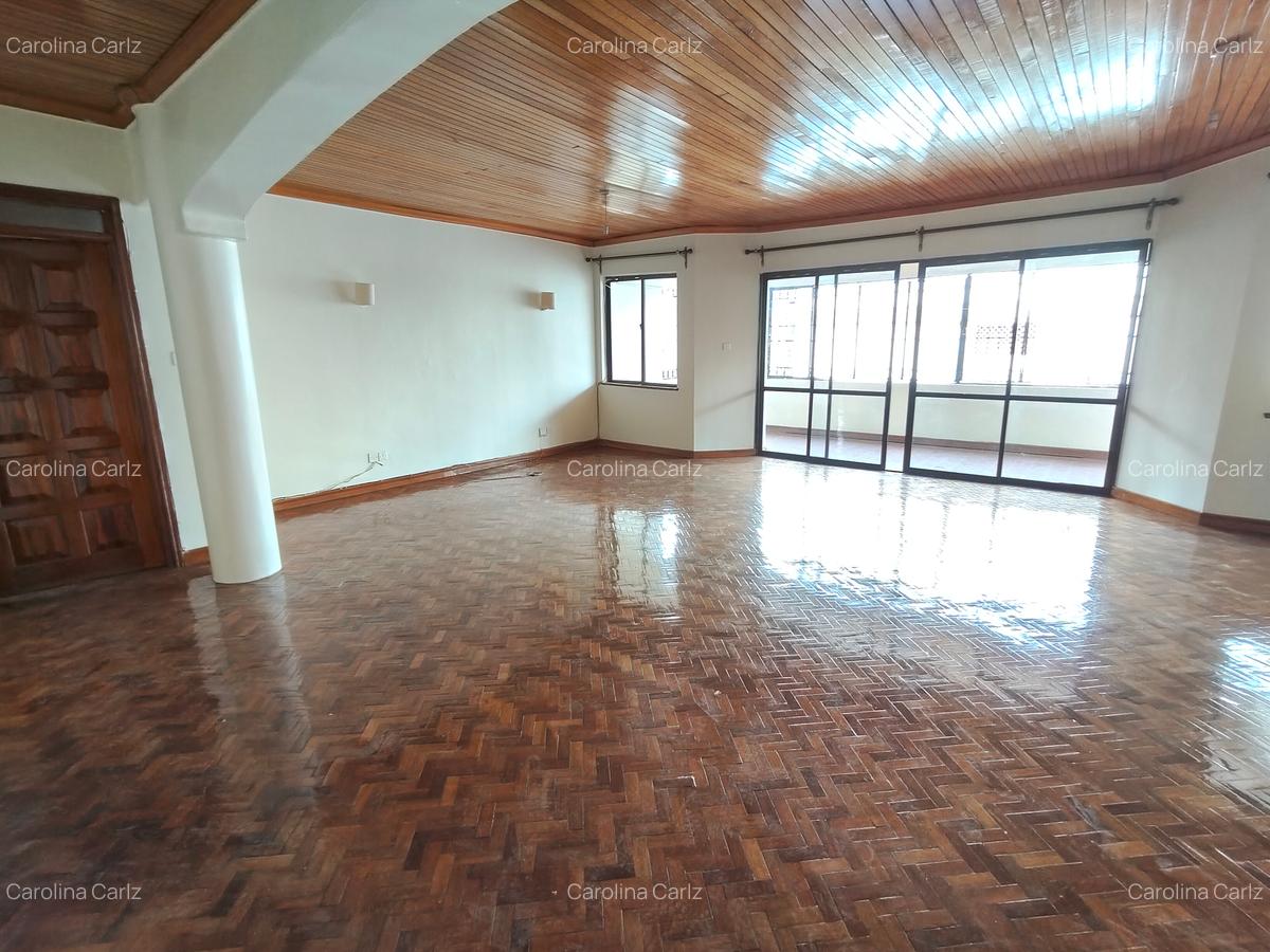 3 Bed Apartment with En Suite at Brookside Drive - 4