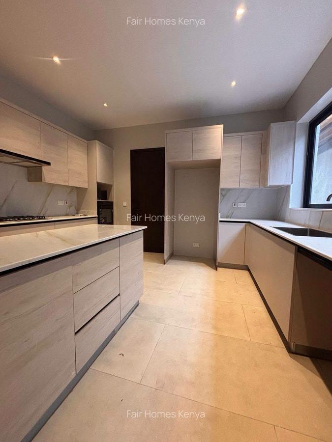 5 Bed Townhouse with En Suite at Manyani East - 5