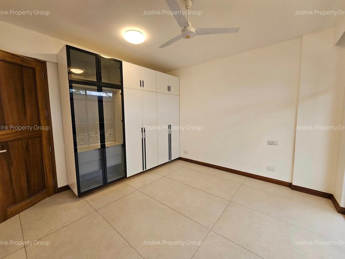 Serviced 3 Bed Apartment with En Suite in Nyali Area - 7