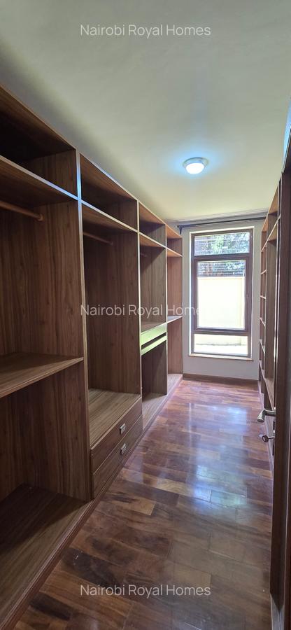 5 Bed Townhouse with En Suite at Lavington Off Convent Drive - 17
