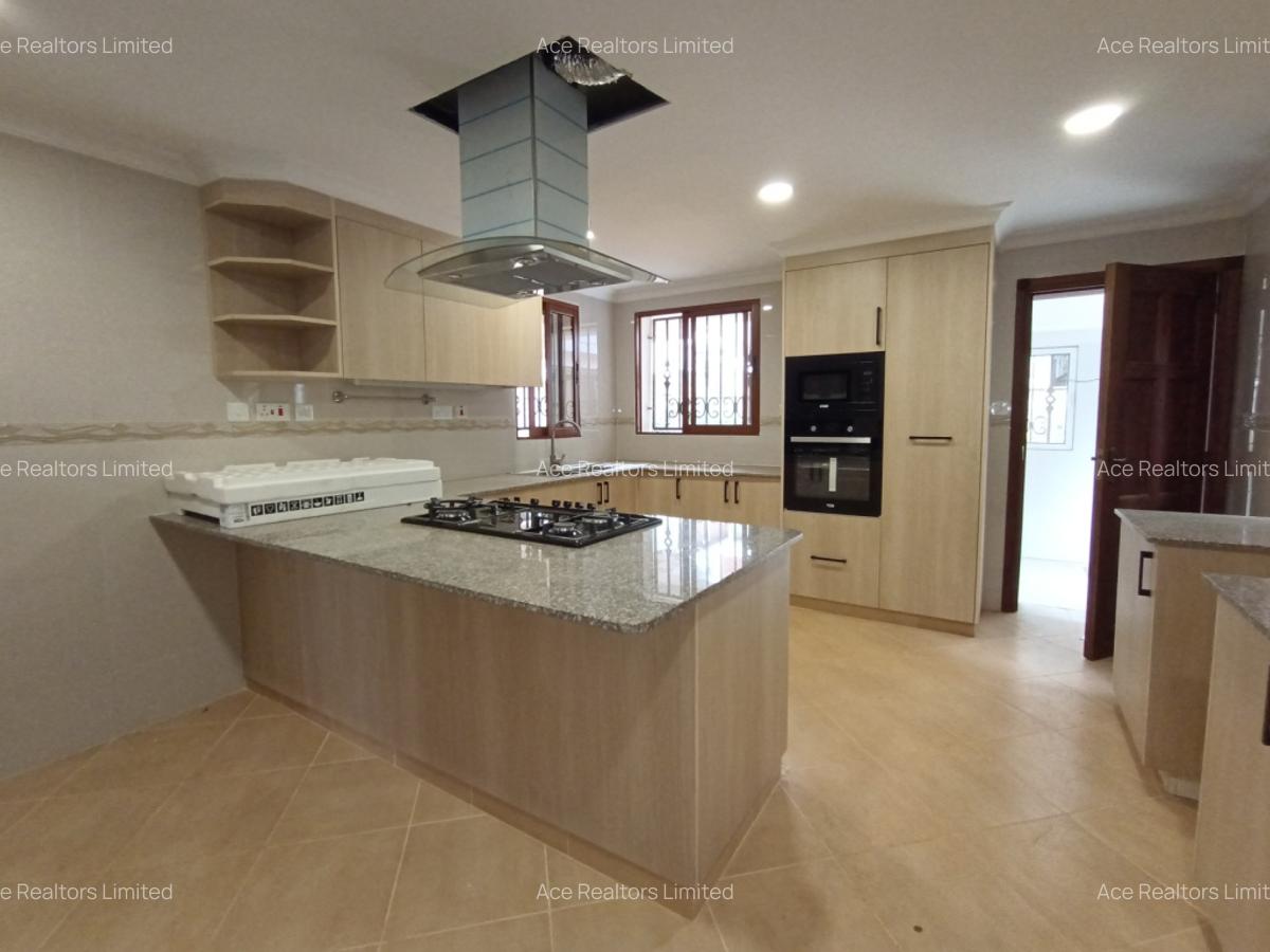 5 Bed Townhouse with En Suite at Shanzu Road - 3