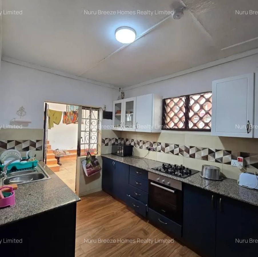 4 Bed House with En Suite in Loresho - 3
