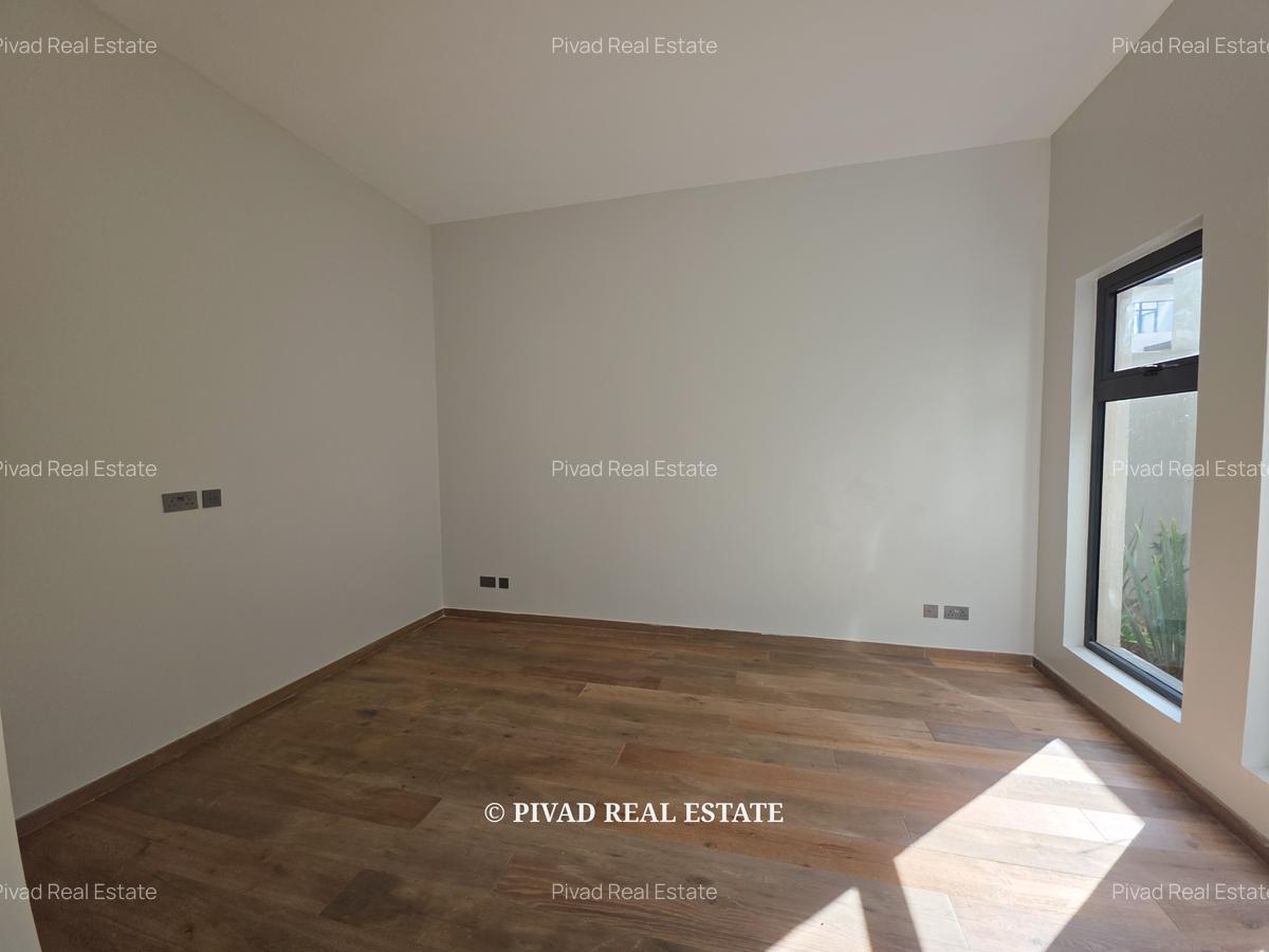 5 Bed Townhouse with Garden in Runda - 7