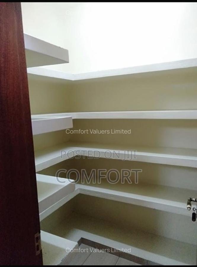 6 Bed Townhouse with En Suite at Statehouse Road - 7
