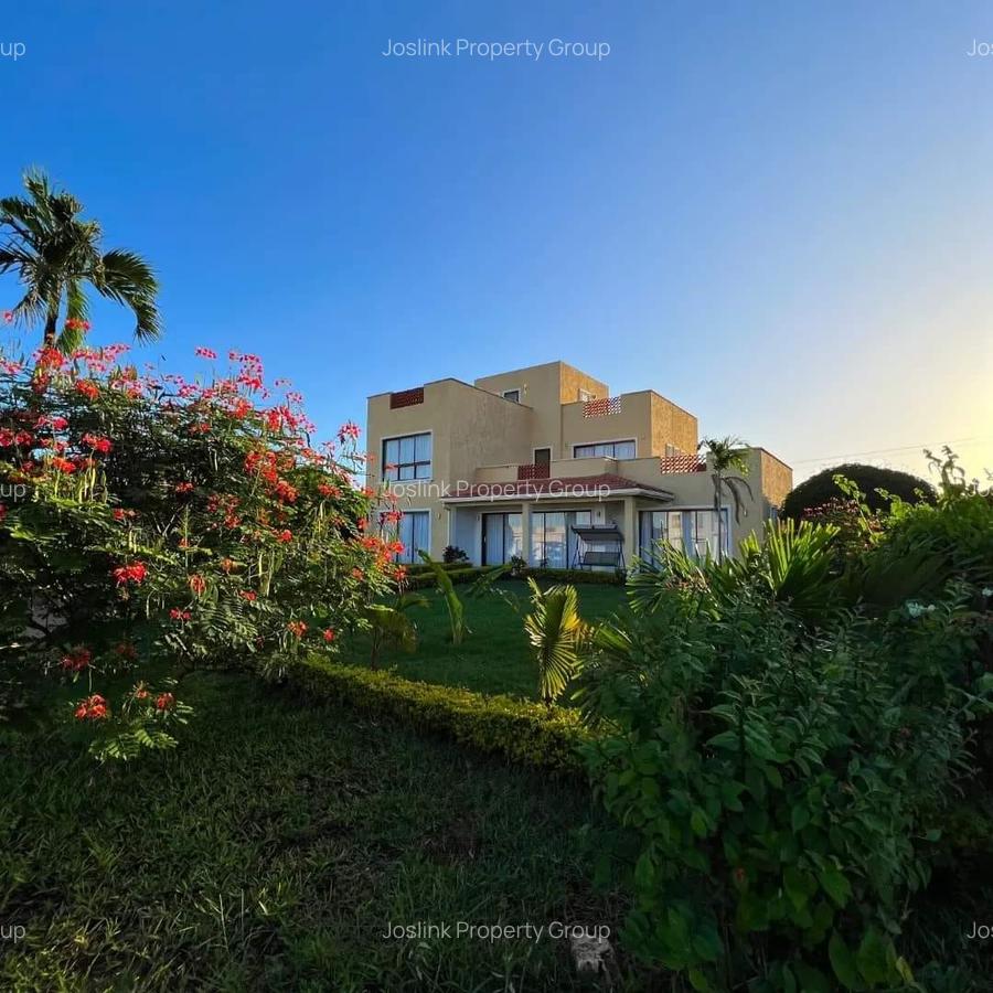 4 Bed Townhouse with En Suite in Nyali Area - 2