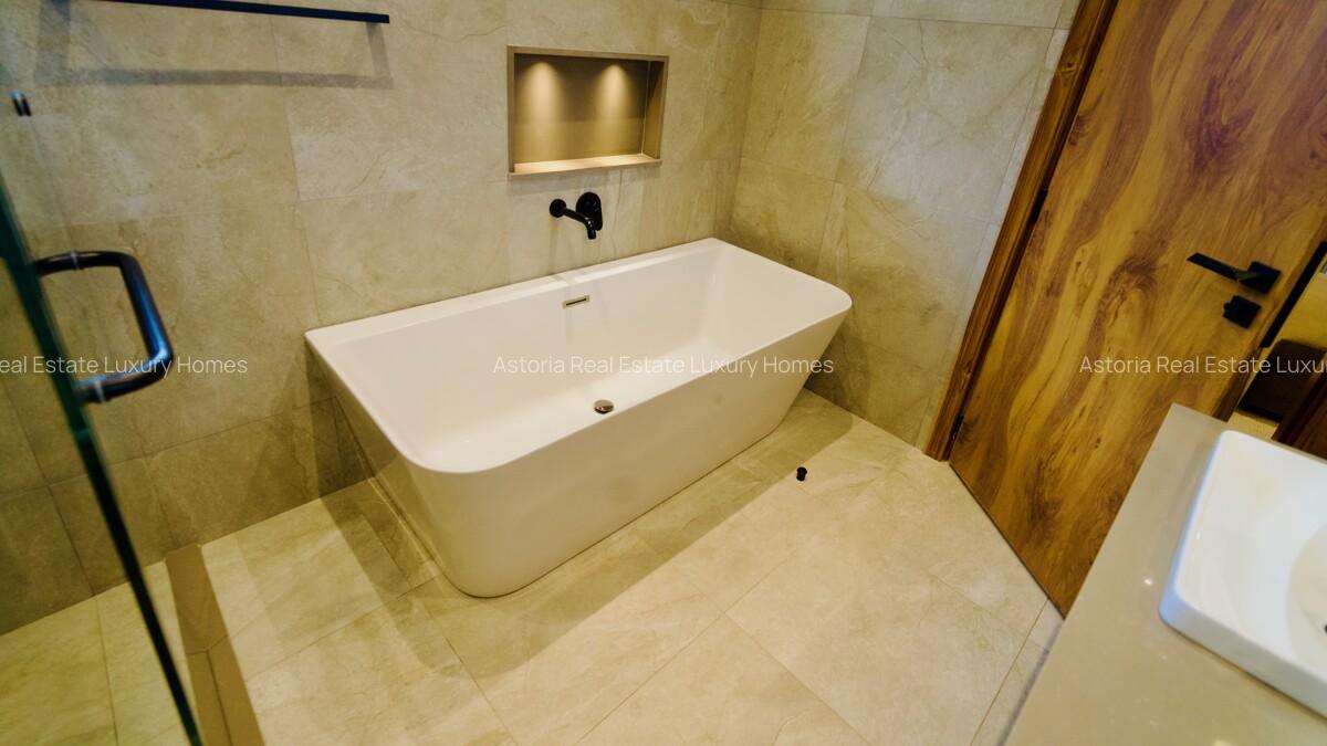 3 Bed Apartment with En Suite at 2026-301 - 16