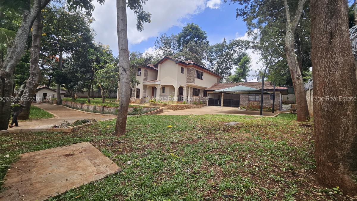 5 Bed House with En Suite in Runda - 16
