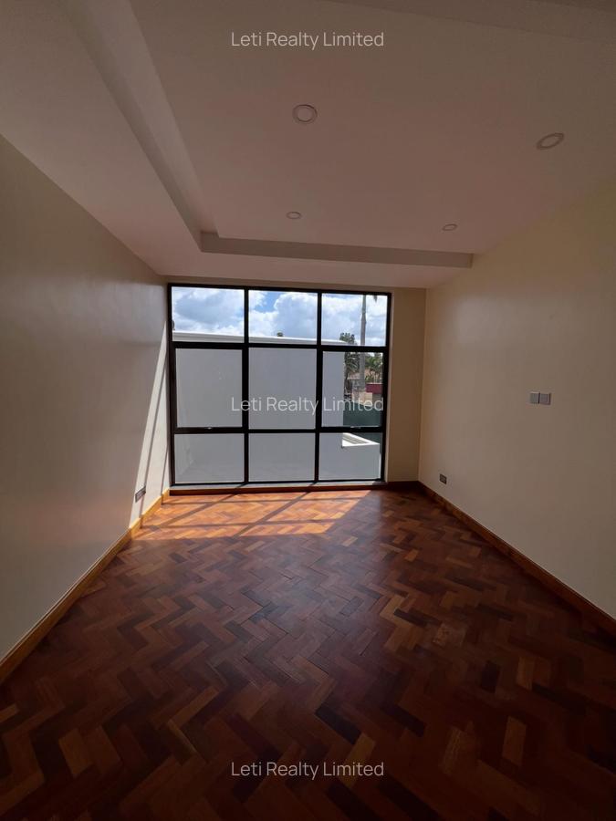 5 Bed Townhouse with En Suite in Lavington - 7