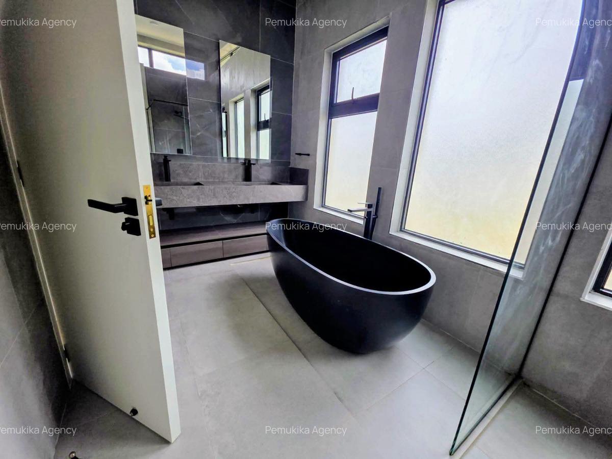 5 Bed Townhouse with En Suite in Runda - 13