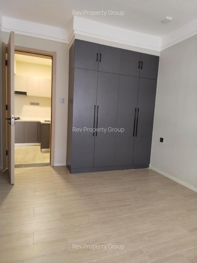 1 Bed Apartment with En Suite in Lavington - 6