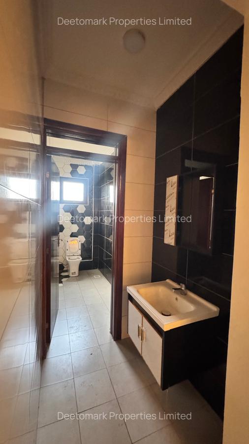 3 Bed Apartment with En Suite at Mbagathi Way - 10