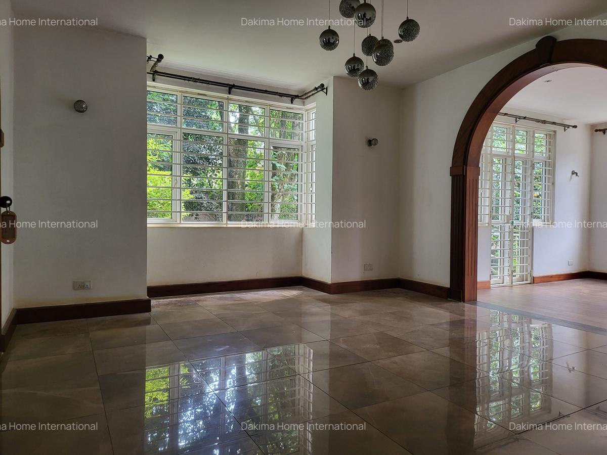 5 Bed Townhouse with En Suite in Rosslyn - 5