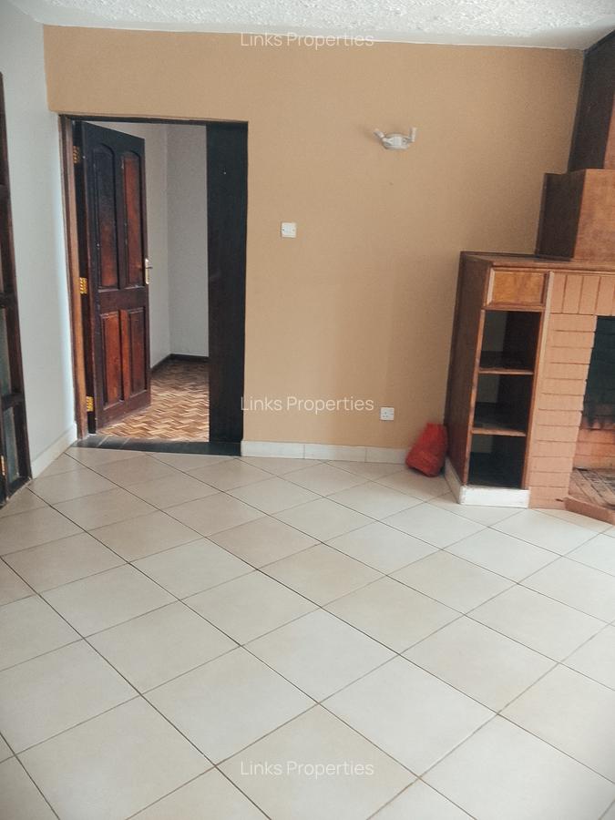 4 Bed House with En Suite at Karen Road - 10
