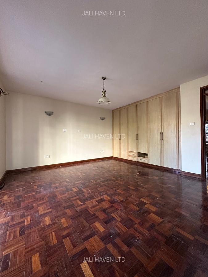 5 Bed Townhouse with En Suite in Kileleshwa - 10