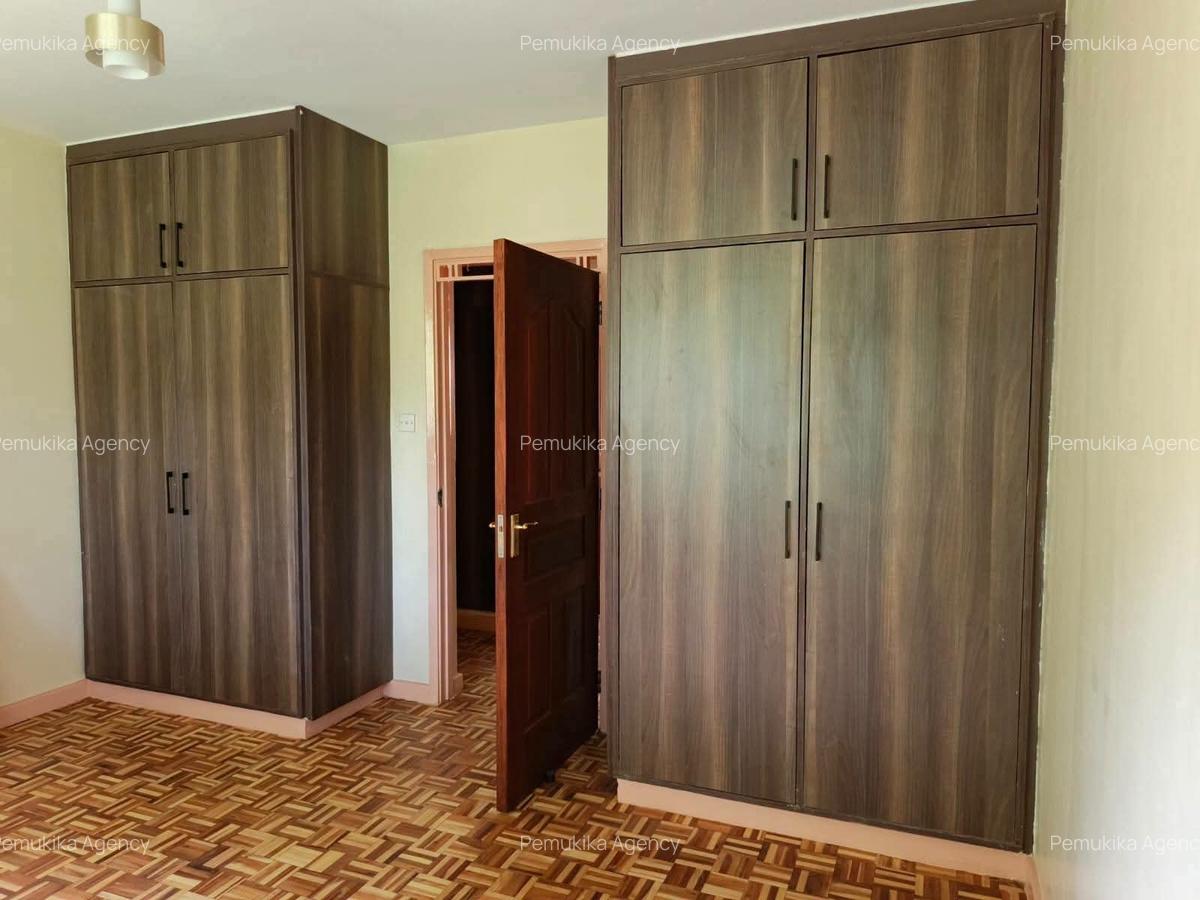 3 Bed House with En Suite in Lavington - 9