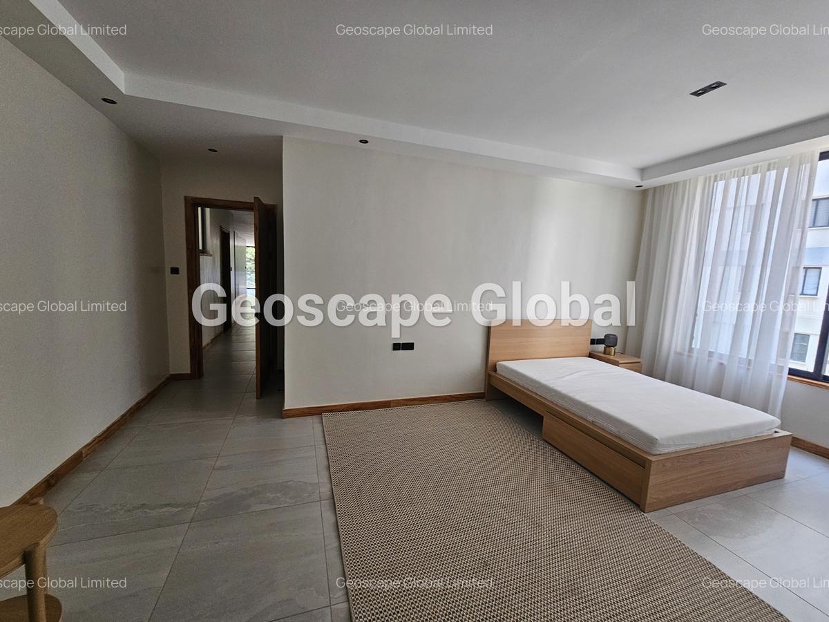 4 Bed Apartment with En Suite in Spring Valley - 9