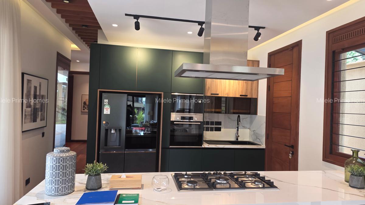 4 Bed Villa with En Suite at Tala Road - 7