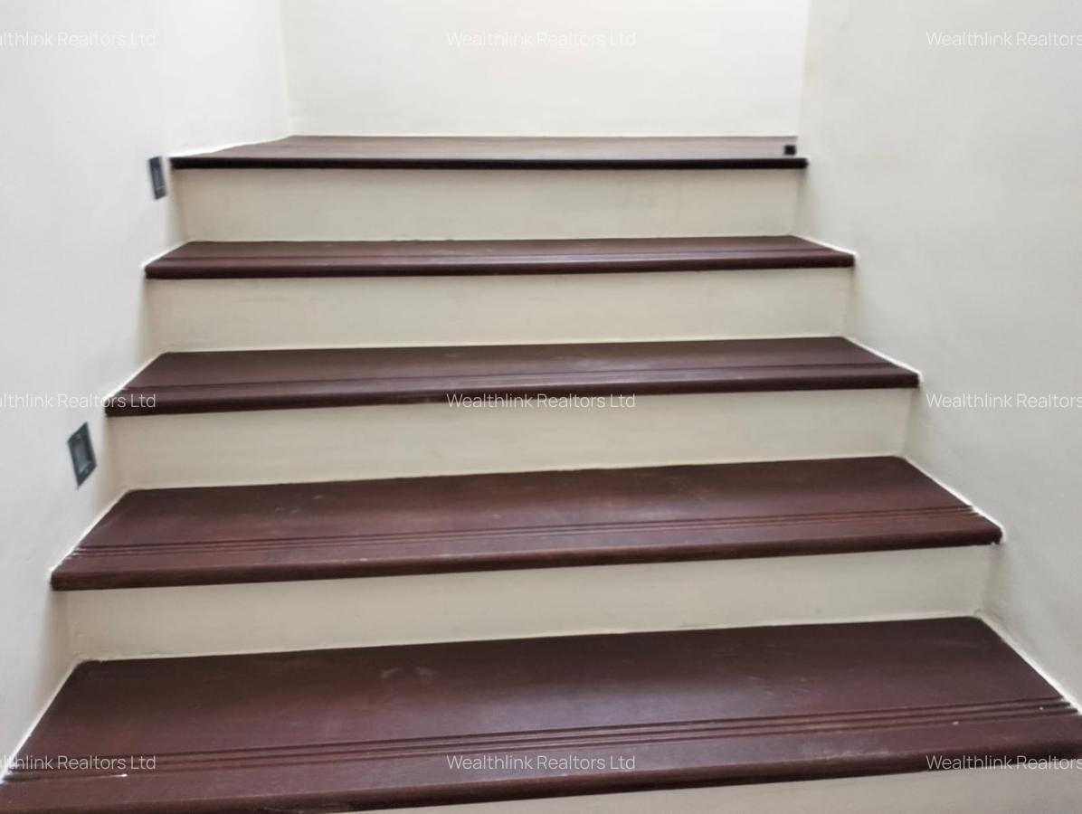 4 Bed Apartment with En Suite at General Mathenge - 4