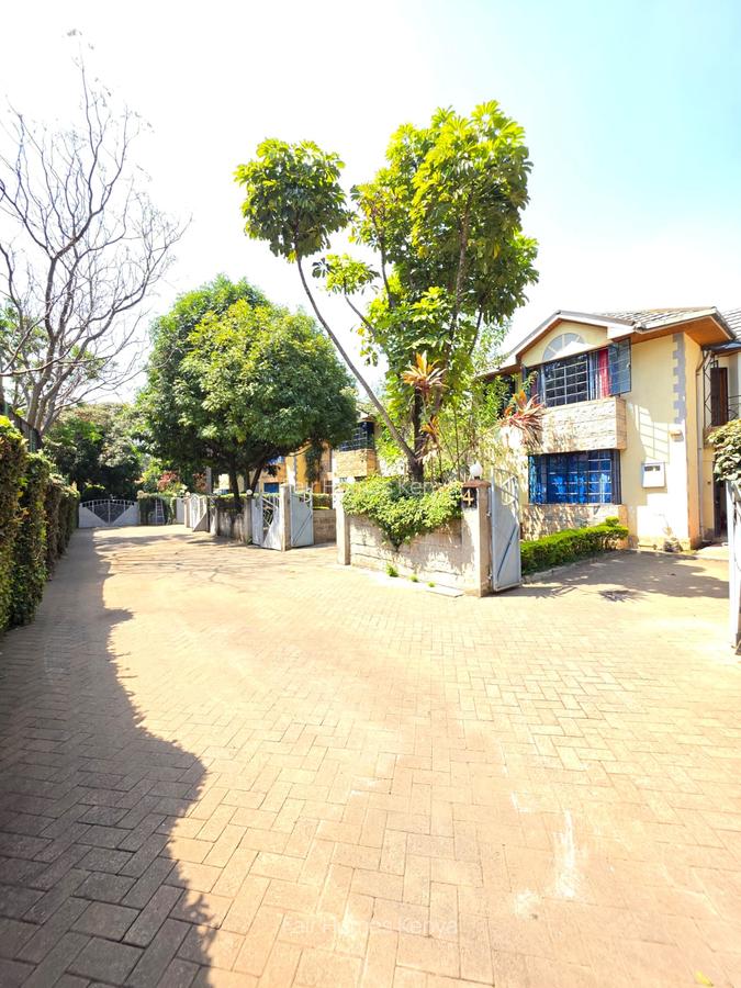 4 Bed Townhouse with En Suite at Lavington Green - 2