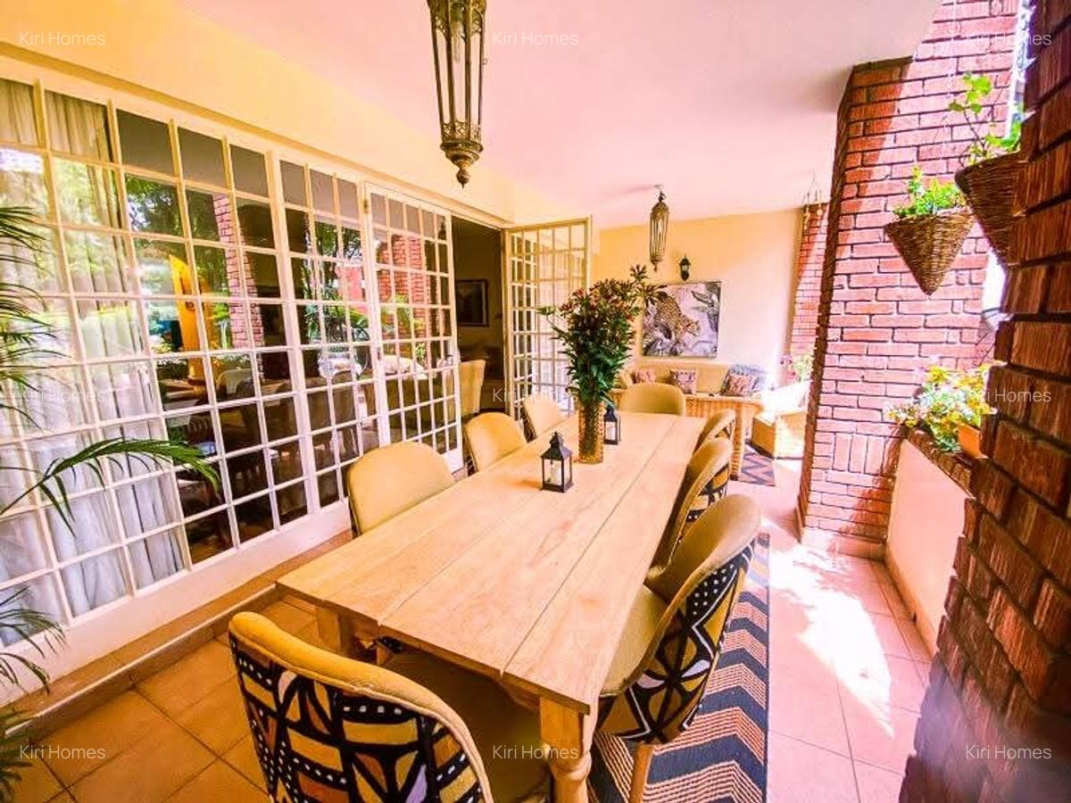 4 Bed Townhouse with En Suite in Riverside - 5