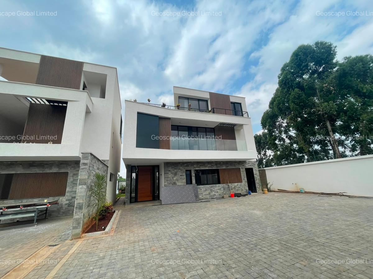 4 Bed House with En Suite in Runda - 1