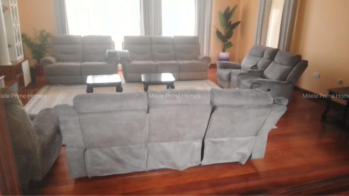 9 Bed House with En Suite at Kerarapon - 3