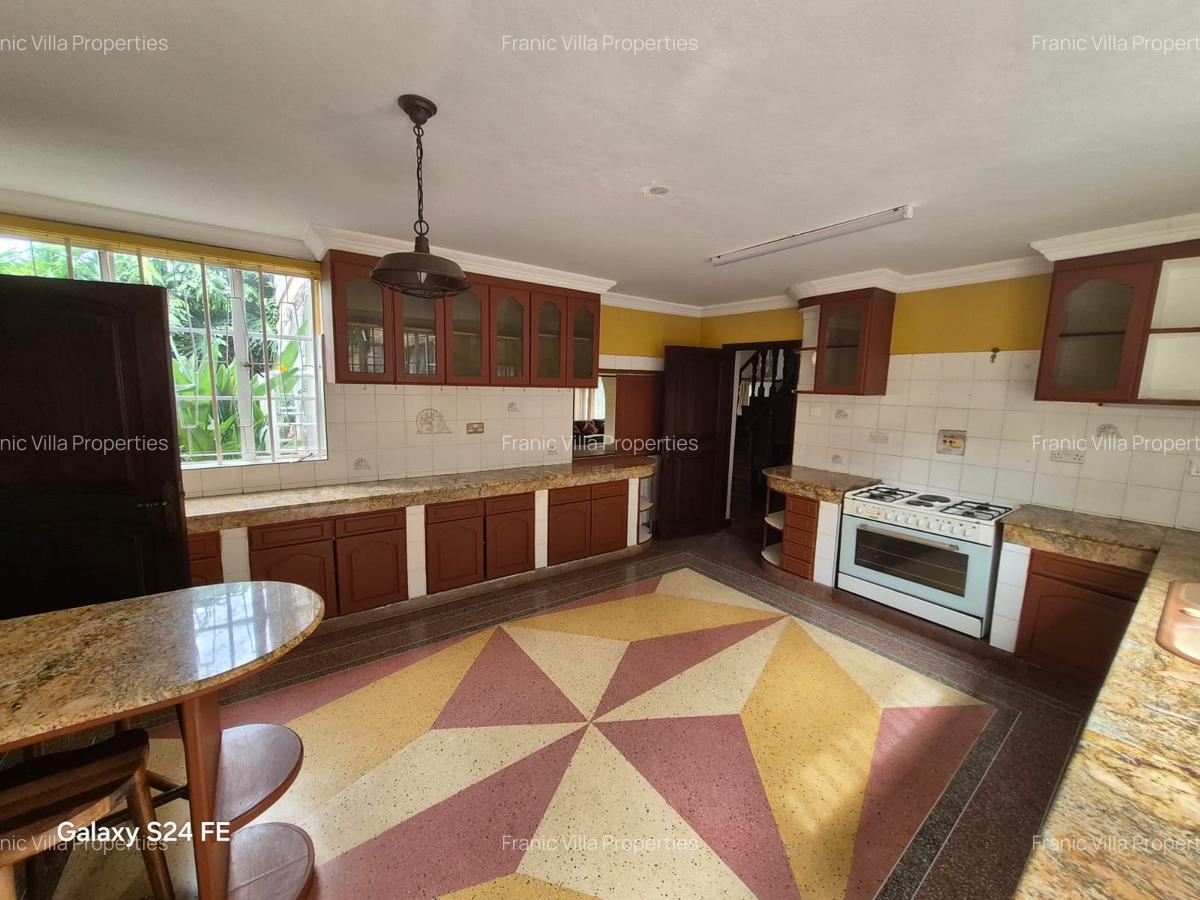 3 Bed House with En Suite at Runda - 13