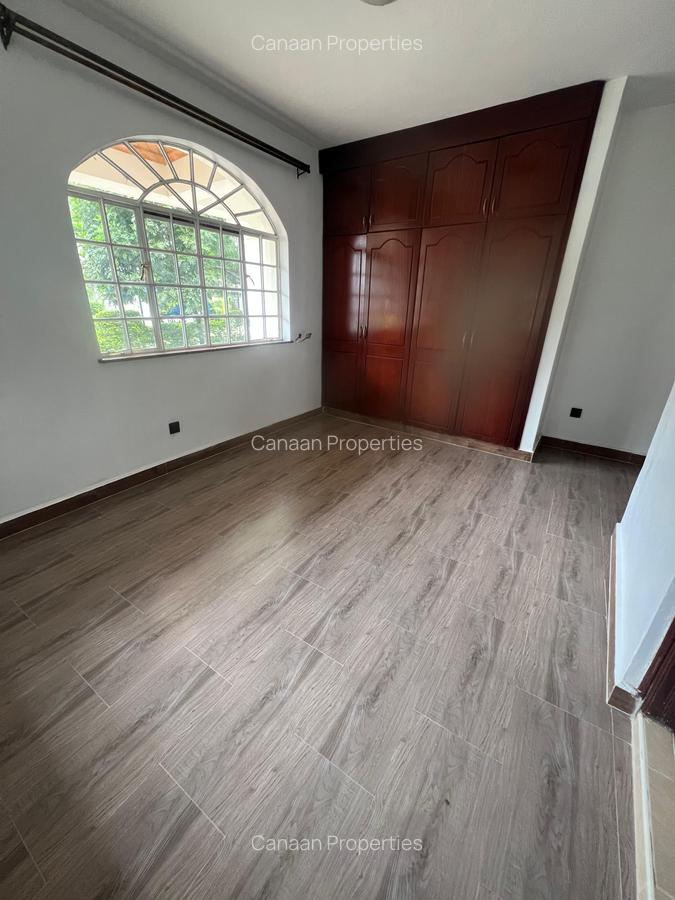4 Bed Townhouse with En Suite in Lavington - 3