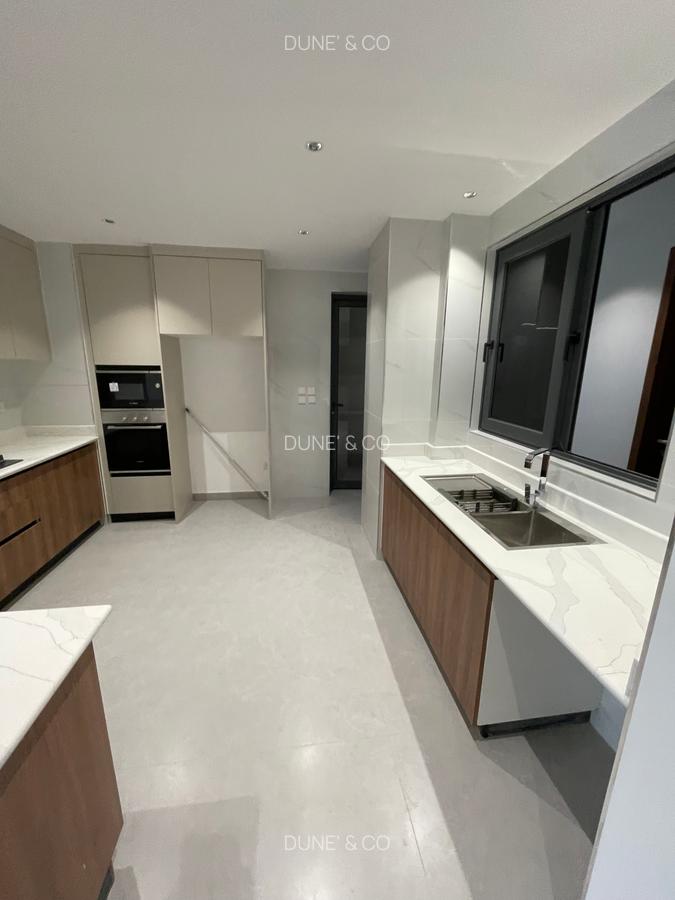 3 Bed Apartment with En Suite in Westlands Area - 8