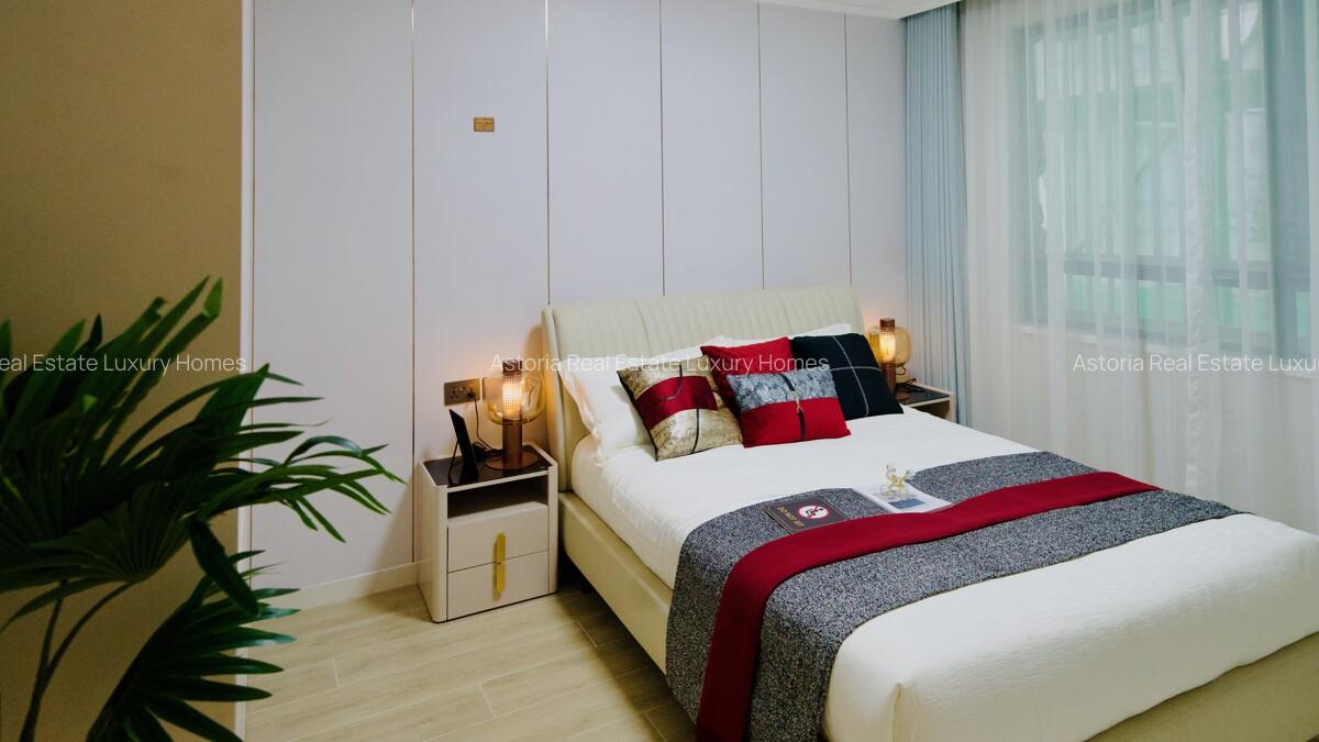 4 Bed Apartment with En Suite at 2026-405 - 13