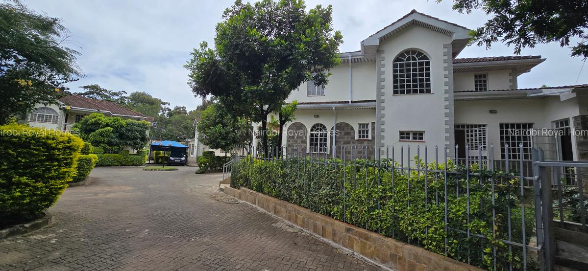 5 Bed Townhouse with En Suite at Lavington Green - 2