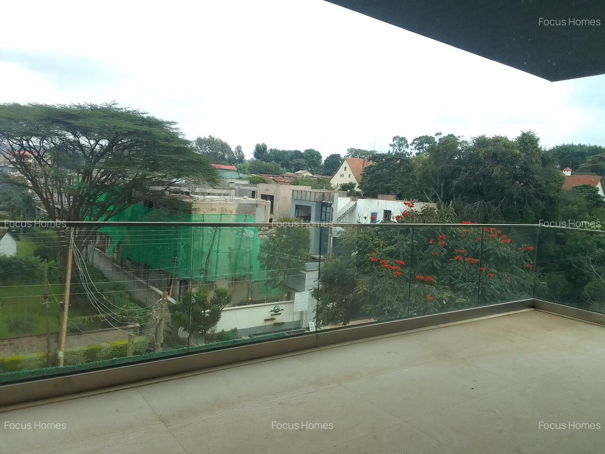 5 Bed Townhouse with En Suite in Lavington - 4