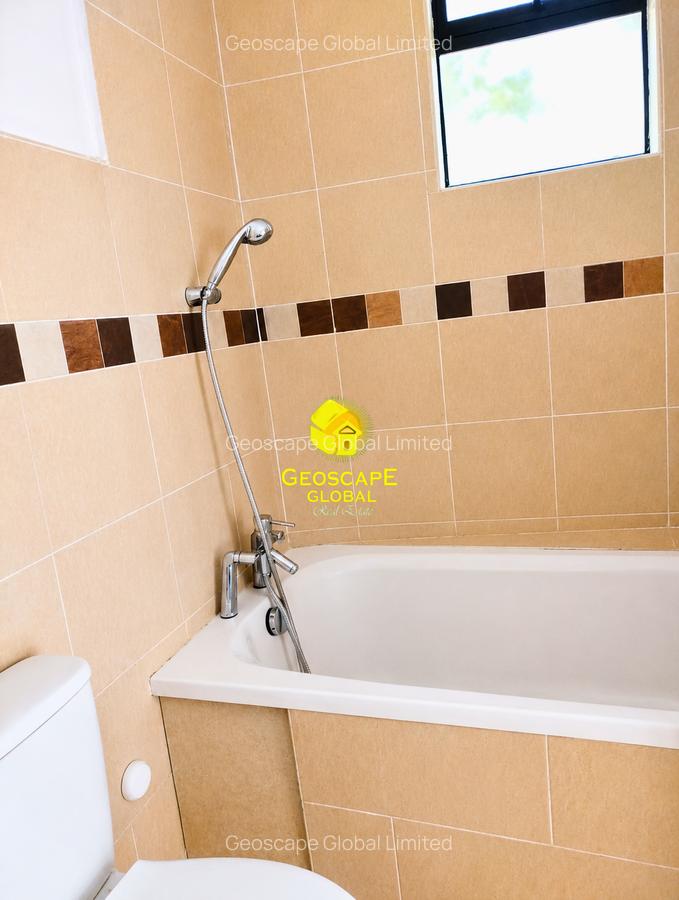 3 Bed Apartment with En Suite in Riverside - 9