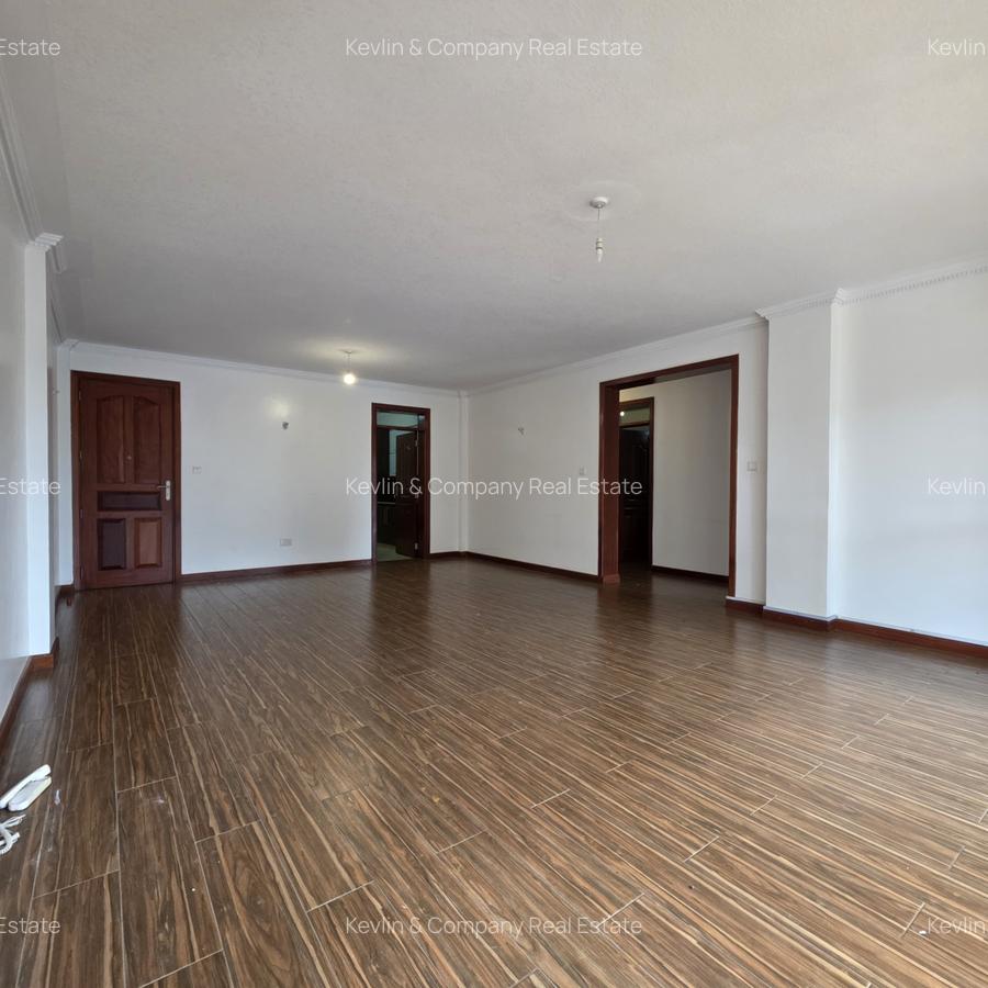 3 Bed Apartment with En Suite in Riverside - 5