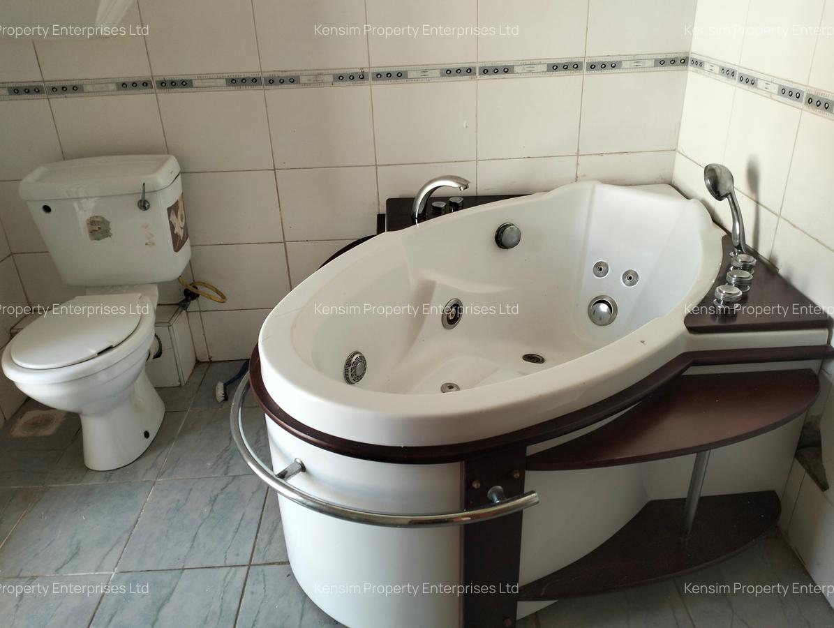 4 Bed Townhouse with En Suite in Lavington - 18